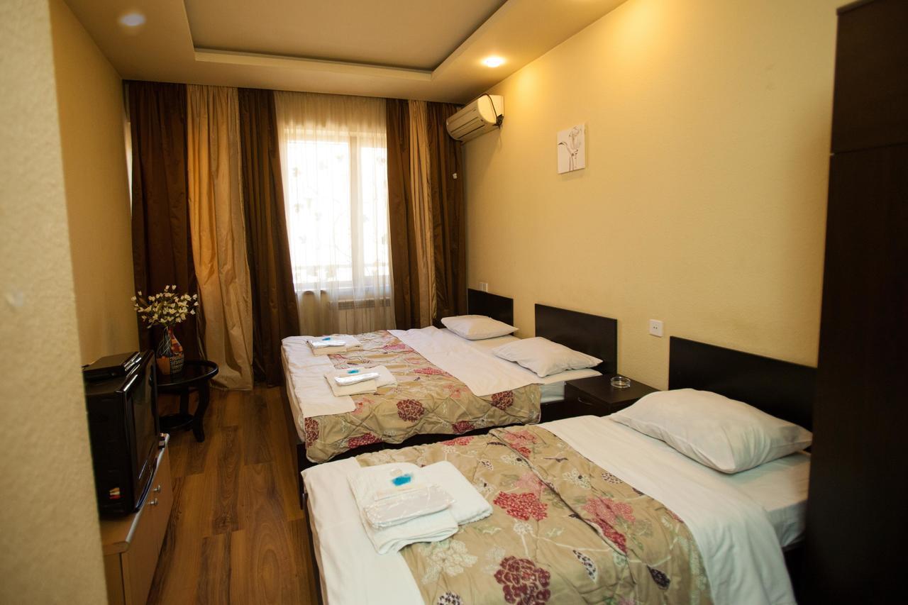 Hotel 4You Tbilisi Buitenkant foto